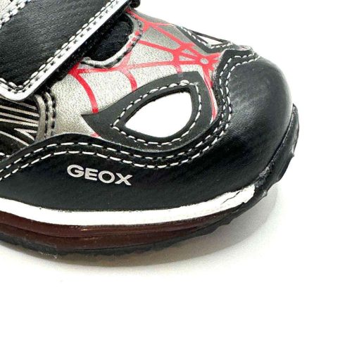 BB20-00001297 Geox Világítós Gyerek Cipő, Fiú, Fekete, B2684A (hibás termék - fotózva)