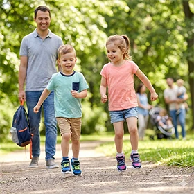 Skechers gyerek cipő – Miért választják a szülők évek óta?